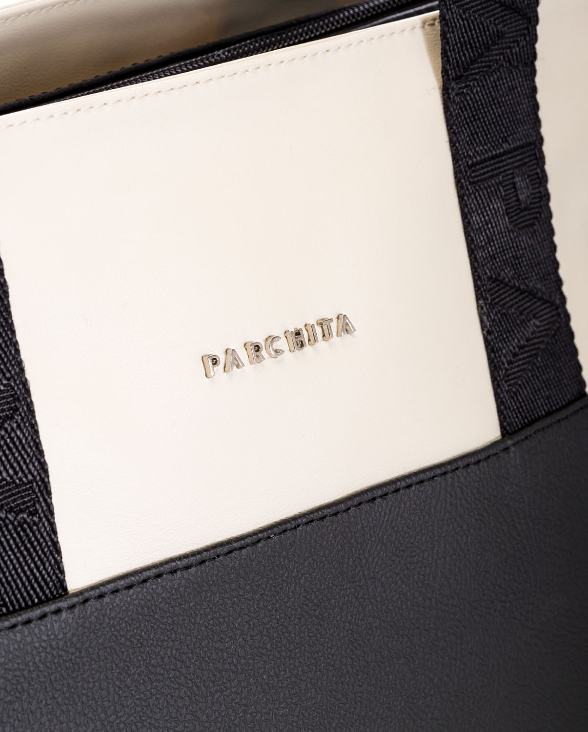 Black x Cream Classic Shopping Bag